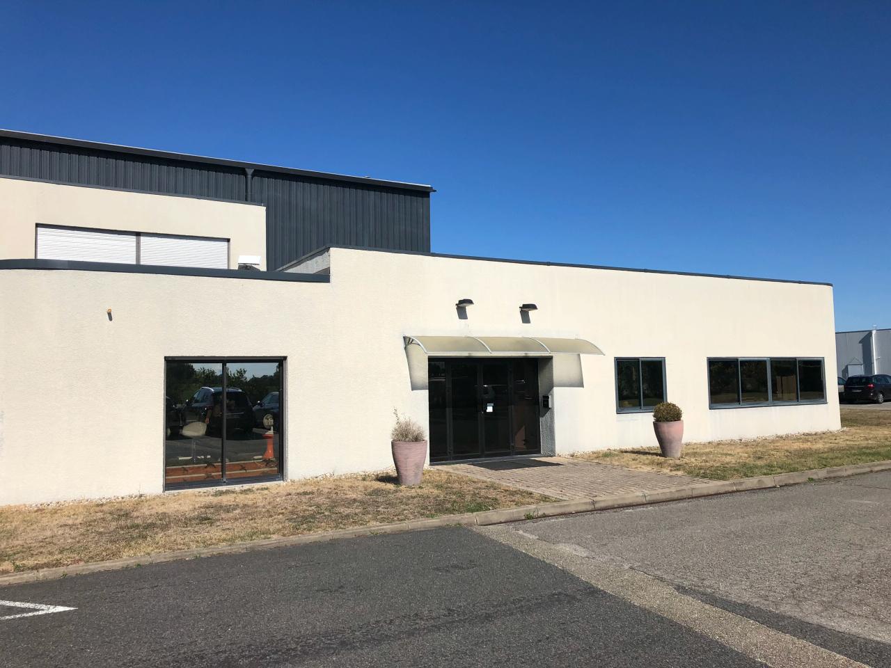 Local d'activité Saint-André-de-Corcy 3930m² Location local d'activité Saint-André-de-Corcy Ain OLACT2528965 3